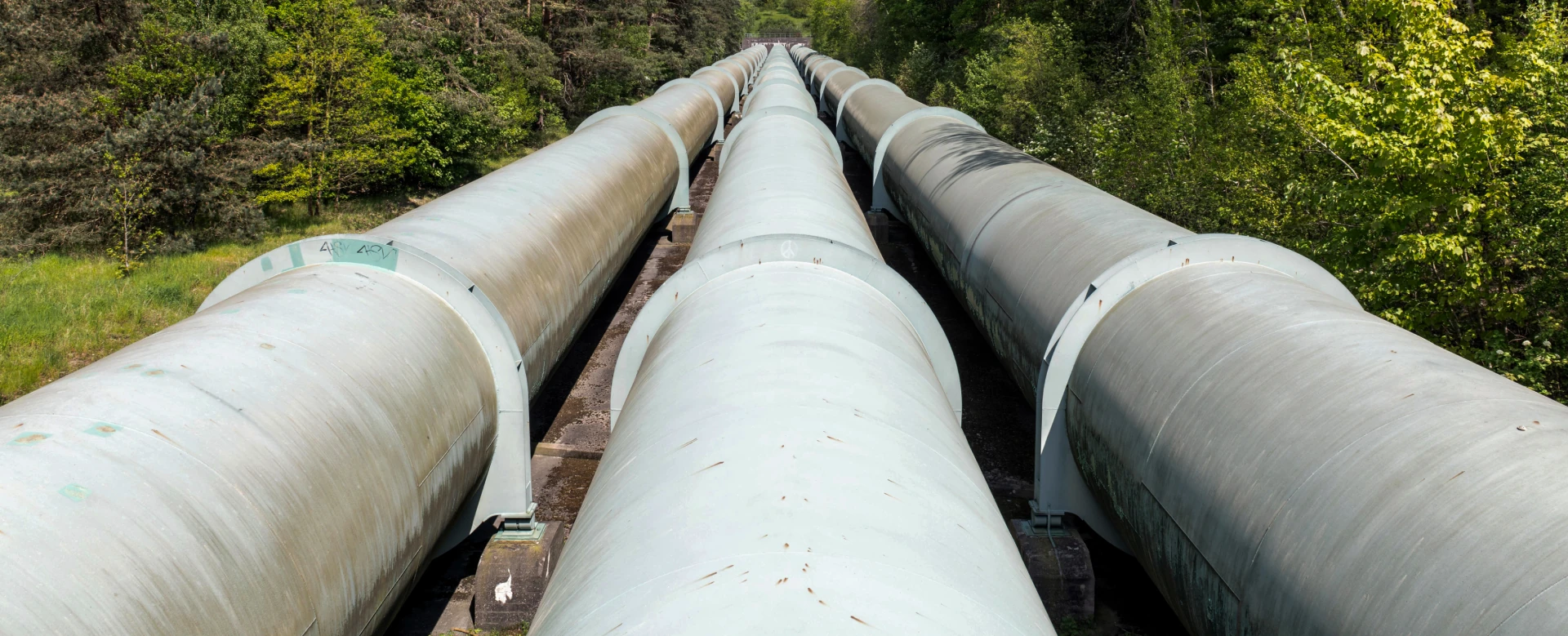 anchoring and supporting pipes banner a1 Klamflex